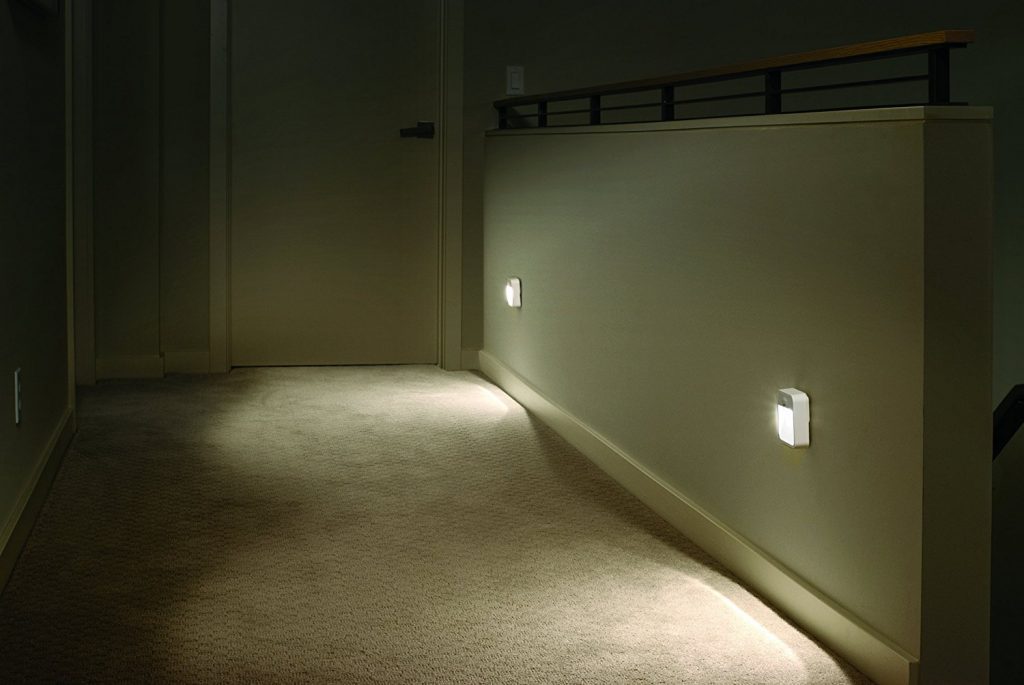 Светильники с датчиком движения в коридоре