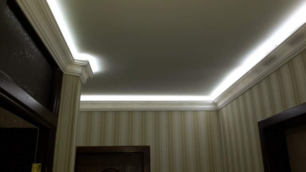 светодиодная подсветка потолка в коридоре