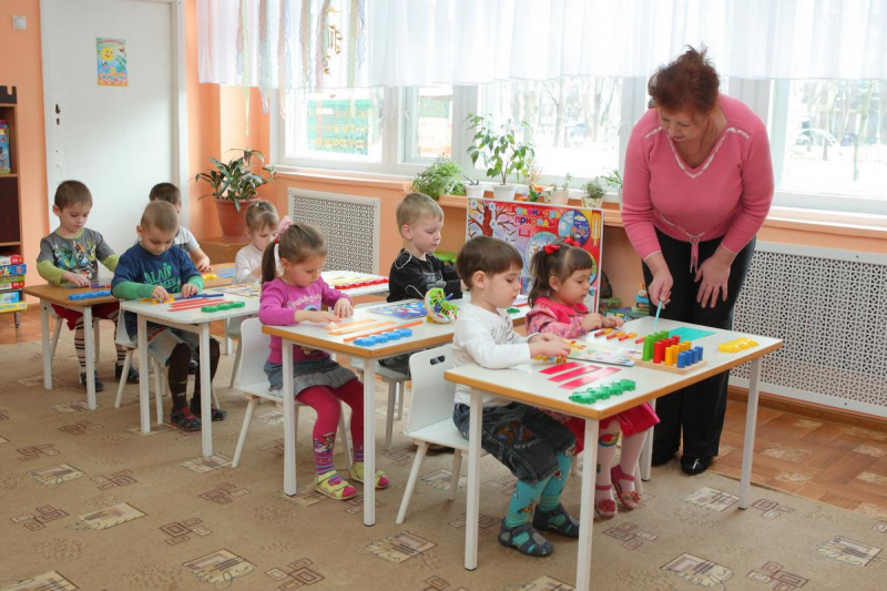 Аппликации для детей 3-4 лет из бумаги: поделки и конспекты занятий